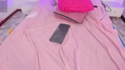 DAYRA ANGELS online show from February 7, 2025, 1:04 am