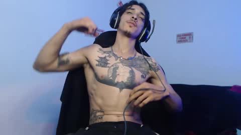 dazzayy online show from November 25, 2025, 12:21 am