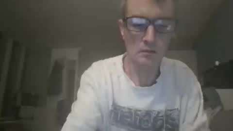 Dazzill online show from December 3, 2025, 6:28 pm