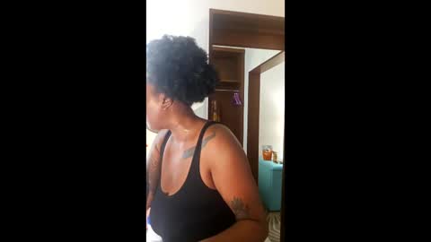 Duchess Coco - Coco Puffs online show from April 21, 2026, 6:01 pm