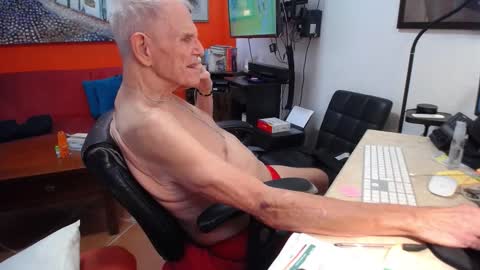 Snapshot of ddaldd chatting on December 13, 2025, 9:20 pm NOLADon online show from December 13, 2025, 9:20 pm