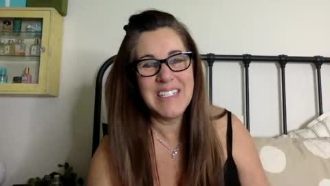 DDMolly online show from January 2, 2025, 8:02 pm