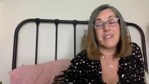 Snapshot of ddmolly chatting on April 9, 2026, 3:17 am DDMolly online show from April 9, 2026, 3:17 am
