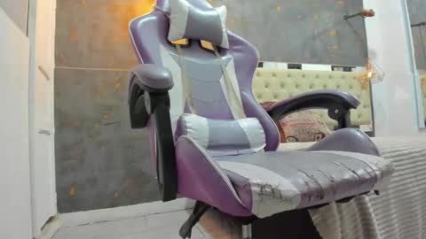 Snapshot of de_lirio chatting on December 15, 2025, 12:42 pm de_lirio online show from December 15, 2025, 12:42 pm