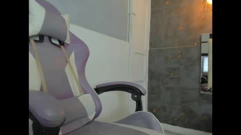 Snapshot of de_lirio chatting on December 19, 2025, 1:18 pm de_lirio online show from December 19, 2025, 1:18 pm