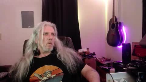 deaconoddeye online show from December 19, 2025, 9:22 pm