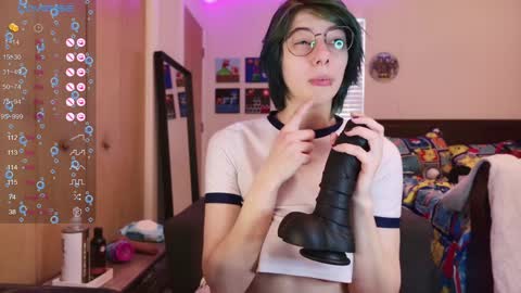 Rat online show from December 16, 2024, 4:16 pm