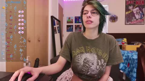 Rat online show from January 23, 2025, 4:04 pm