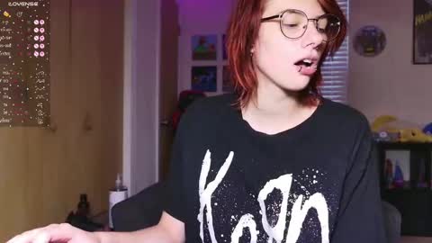 Rat online show from September 12, 2025, 3:01 pm