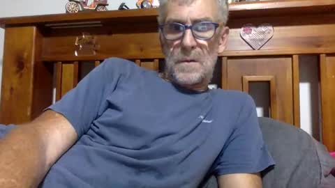 Snapshot of deanofflove2210 chatting on February 8, 2025, 10:18 am deanofflove2210 online show from February 8, 2025, 10:18 am