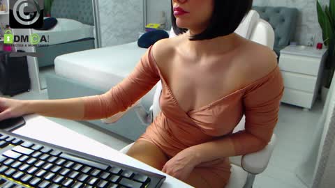 Snapshot of dear_ellisse chatting on December 5, 2024, 10:44 am Elly online show from December 5, 2024, 10:44 am