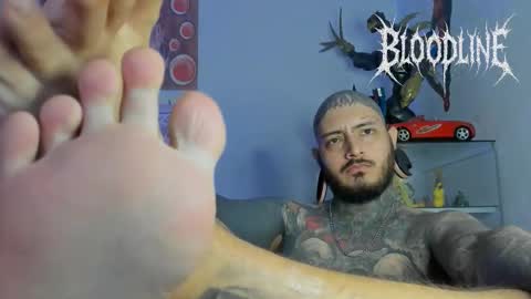    online show from December 18, 2025, 4:02 pm