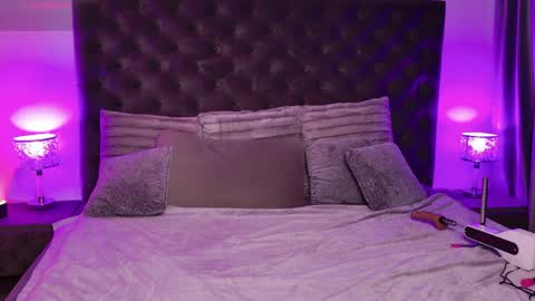 debinnyneanalover online show from March 29, 2026, 8:14 am