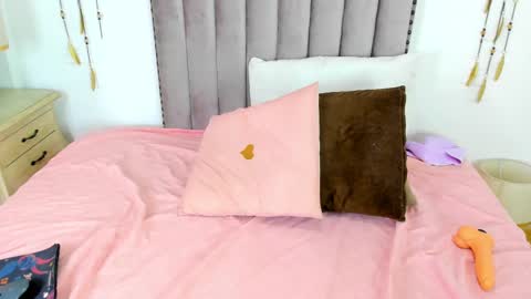 Snapshot of debora_scoot chatting on February 24, 2025, 2:26 pm Debora online show from February 24, 2025, 2:26 pm