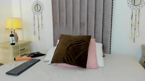 Snapshot of debora_scoot chatting on March 6, 2025, 2:40 pm Debora online show from March 6, 2025, 2:40 pm