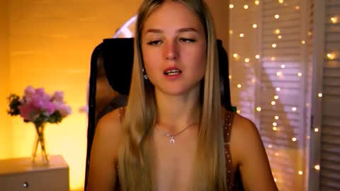 Debora online show from November 13, 2025, 3:49 am