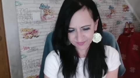 Snapshot of debramilf chatting on June 25, 2026, 5:23 am DebraMilf online show from June 25, 2026, 5:23 am