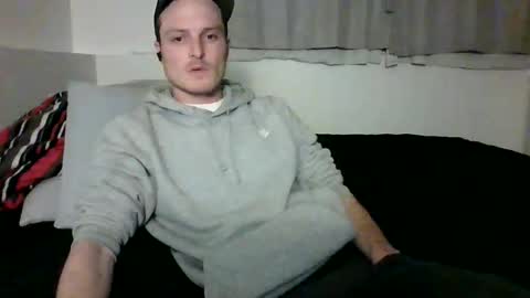 Dee4dayz online show from May 5, 2026, 2:08 am
