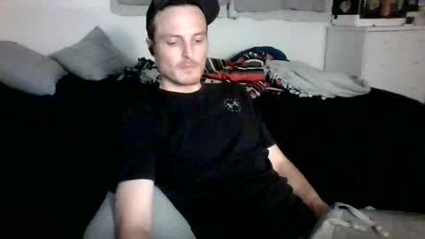 Snapshot of dee4dayz19 chatting on July 5, 2026, 1:23 am Dee4dayz online show from July 5, 2026, 1:23 am