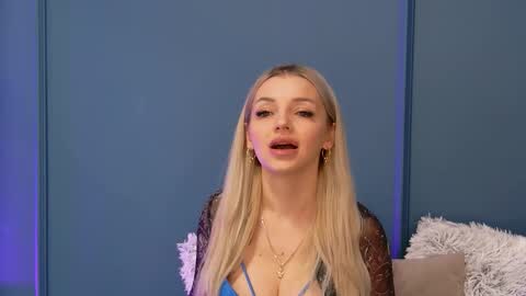 Snapshot of deeavip chatting on February 14, 2026, 6:43 am DeeaVIP online show from February 14, 2026, 6:43 am