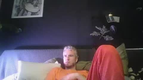 Snapshot of deebo1987 chatting on January 3, 2025, 7:50 pm Deen online show from January 3, 2025, 7:50 pm