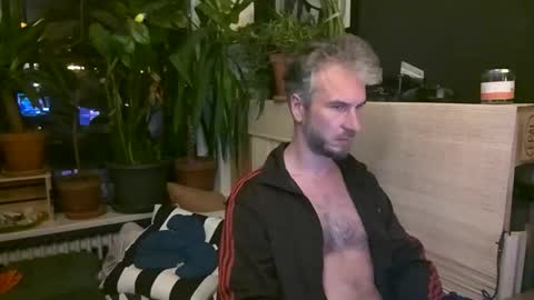 Snapshot of deebo1987 chatting on March 27, 2026, 7:02 pm Deen online show from March 27, 2026, 7:02 pm