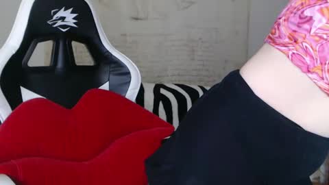 KamiDevi online show from December 29, 2024, 2:00 pm