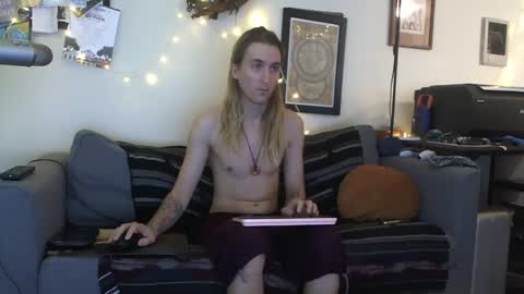 Snapshot of definatelyvegan chatting on October 12, 2025, 9:36 pm definatelyvegan online show from October 12, 2025, 9:36 pm