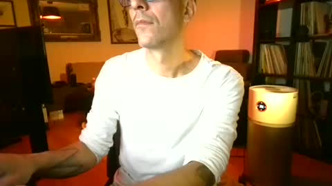 Luka Magic online show from November 23, 2025, 10:20 pm