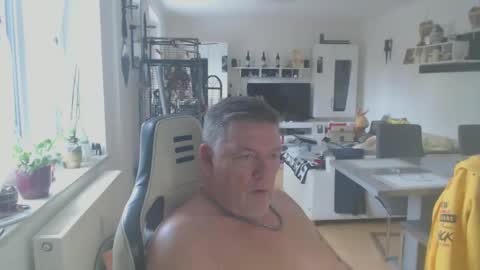 deinprinz2312 online show from January 14, 2025, 10:17 am