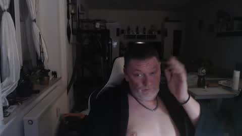 deinprinz2312 online show from January 27, 2025, 5:58 am