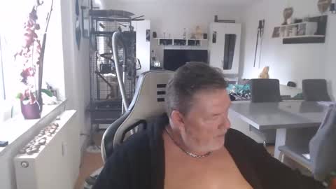 deinprinz2312 online show from October 23, 2025, 9:52 am