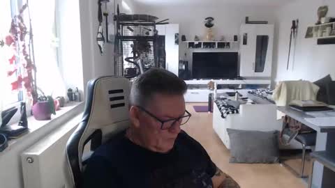 deinprinz2312 online show from March 24, 2026, 8:19 am