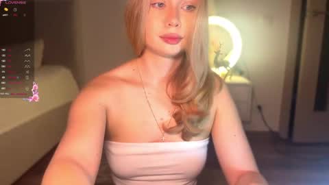 Snapshot of delanona chatting on April 27, 2026, 9:35 pm Dia online show from April 27, 2026, 9:35 pm