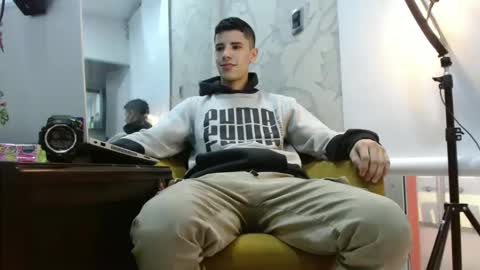 delglo online show from October 8, 2025, 8:39 pm