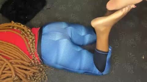 deli_la online show from November 18, 2025, 12:31 pm