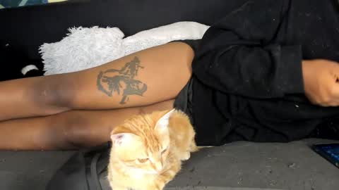 deli_la online show from February 9, 2026, 6:01 pm