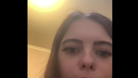 Snapshot of deliciastombaugh chatting on April 4, 2026, 5:32 pm Kiki online show from April 4, 2026, 5:32 pm