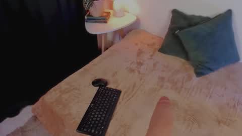 Delilah online show from February 4, 2026, 5:24 am