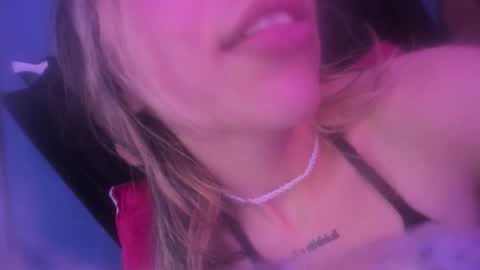 della online show from October 27, 2025, 8:40 am