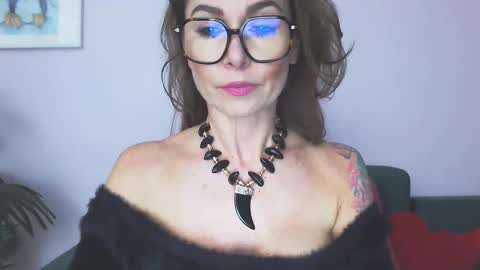 delilah_sweet online show from April 13, 2026, 3:17 pm