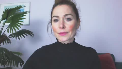 Snapshot of delilah_sweet chatting on June 15, 2026, 3:25 pm delilah_sweet online show from June 15, 2026, 3:25 pm