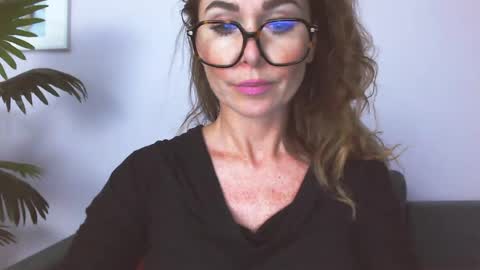 Snapshot of delilah_sweet chatting on July 6, 2026, 3:14 pm delilah_sweet online show from July 6, 2026, 3:14 pm