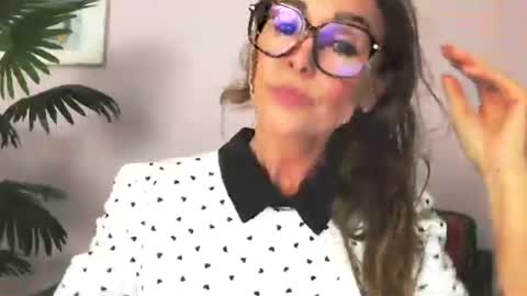 Snapshot of delilah_sweet chatting on July 27, 2026, 5:31 pm delilah_sweet online show from July 27, 2026, 5:31 pm