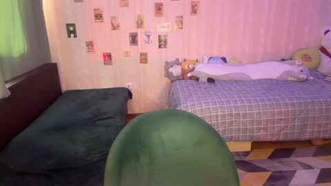 Della online show from May 4, 2026, 2:24 pm
