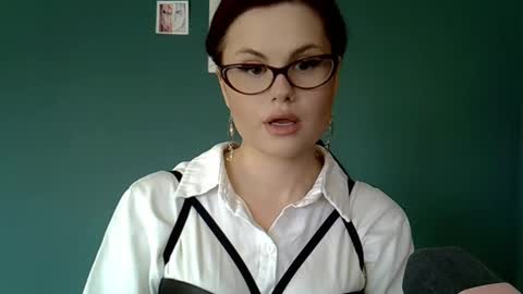 dellacrush_ online show from February 24, 2025, 10:37 am