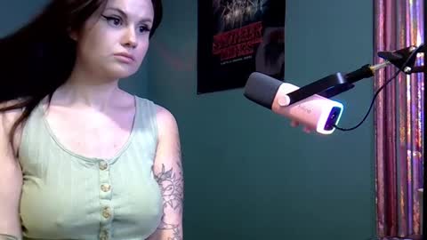 dellacrush_ online show from February 24, 2025, 8:14 pm