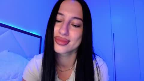 Snapshot of delly_love chatting on June 10, 2026, 7:02 pm delly_love online show from June 10, 2026, 7:02 pm