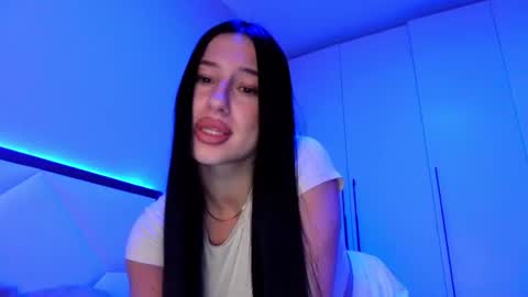 Snapshot of delly_love chatting on June 15, 2026, 8:33 pm delly_love online show from June 15, 2026, 8:33 pm
