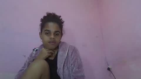 delphine online show from May 29, 2026, 4:49 pm